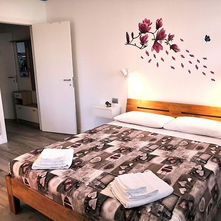 Butterfly Apt In Suna With Garage Verbania Esterno foto