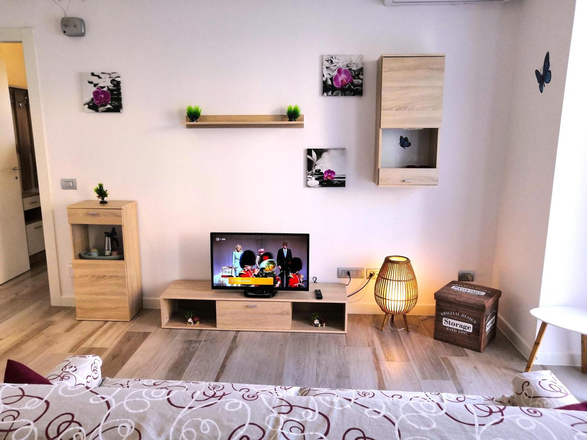 Butterfly Apt In Suna With Garage Verbania Esterno foto