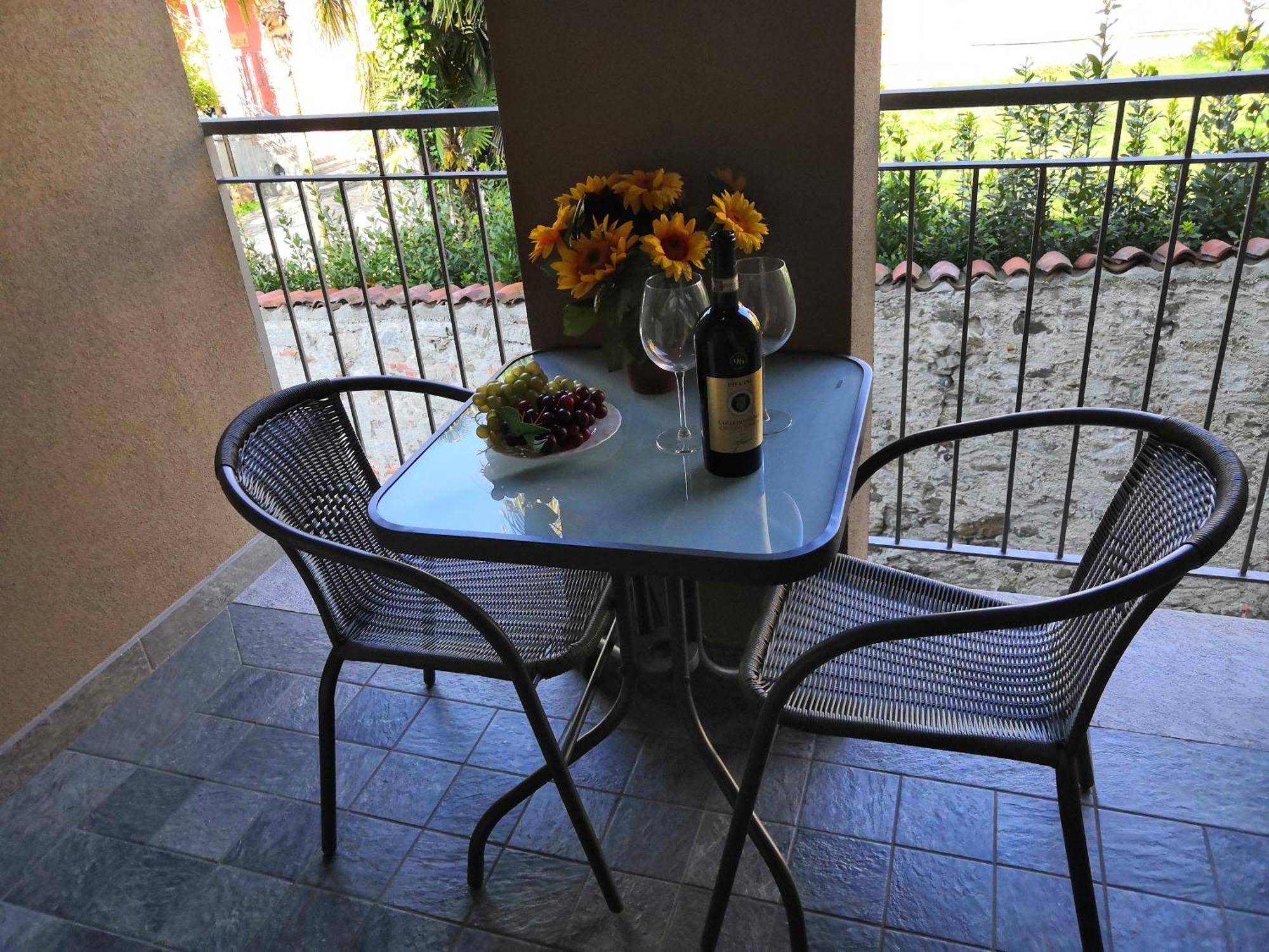 Butterfly Apt In Suna With Garage Verbania Esterno foto