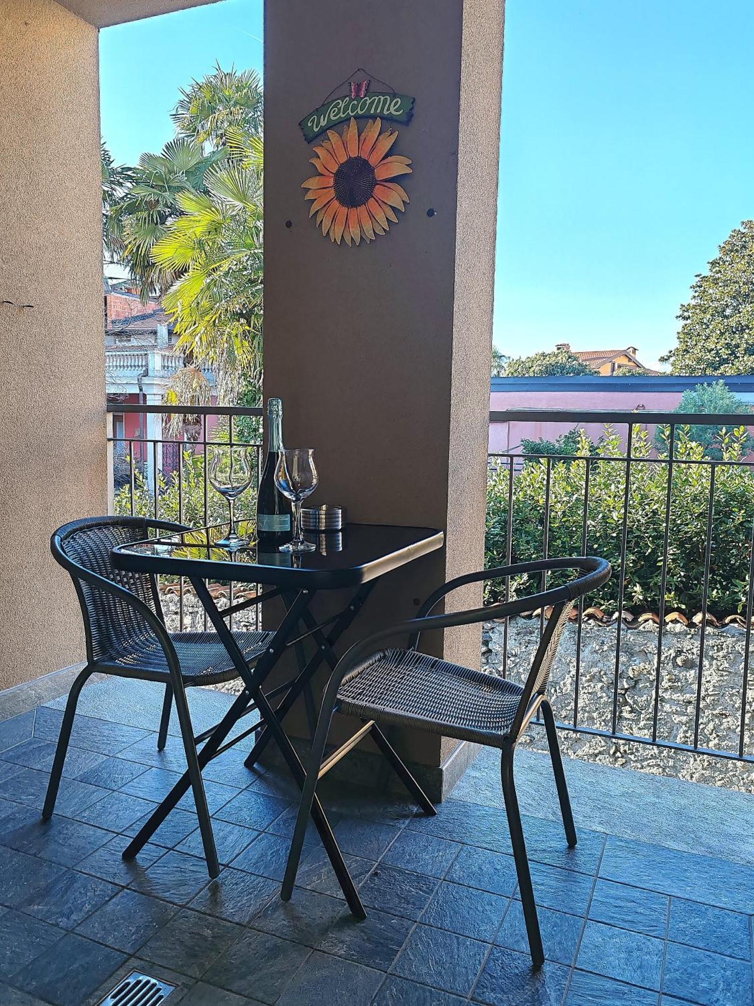 Butterfly Apt In Suna With Garage Verbania Esterno foto